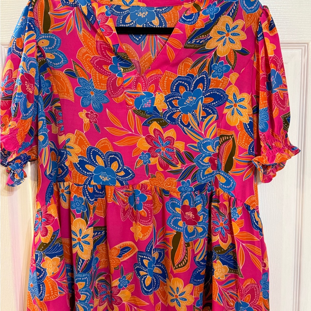 Abstract Print Smocked Puff Sleeve V-Neck Top L